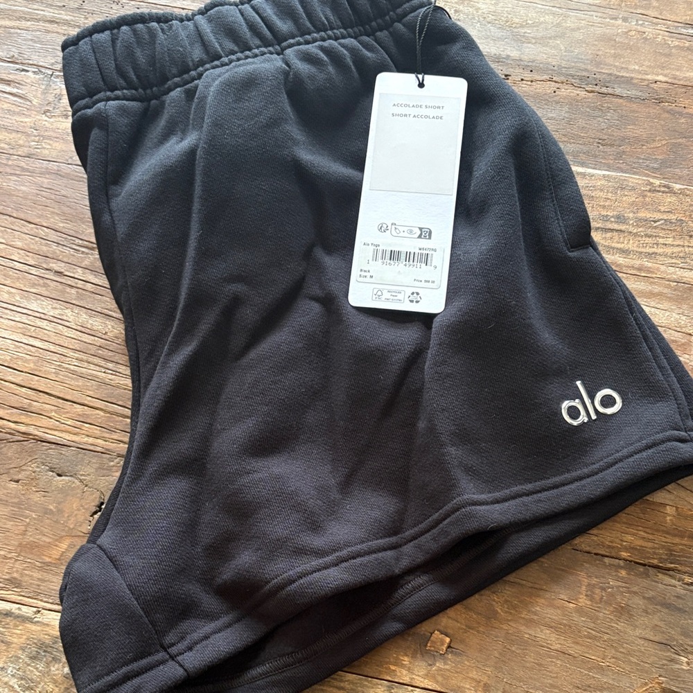 ALO accolade shorts size M
